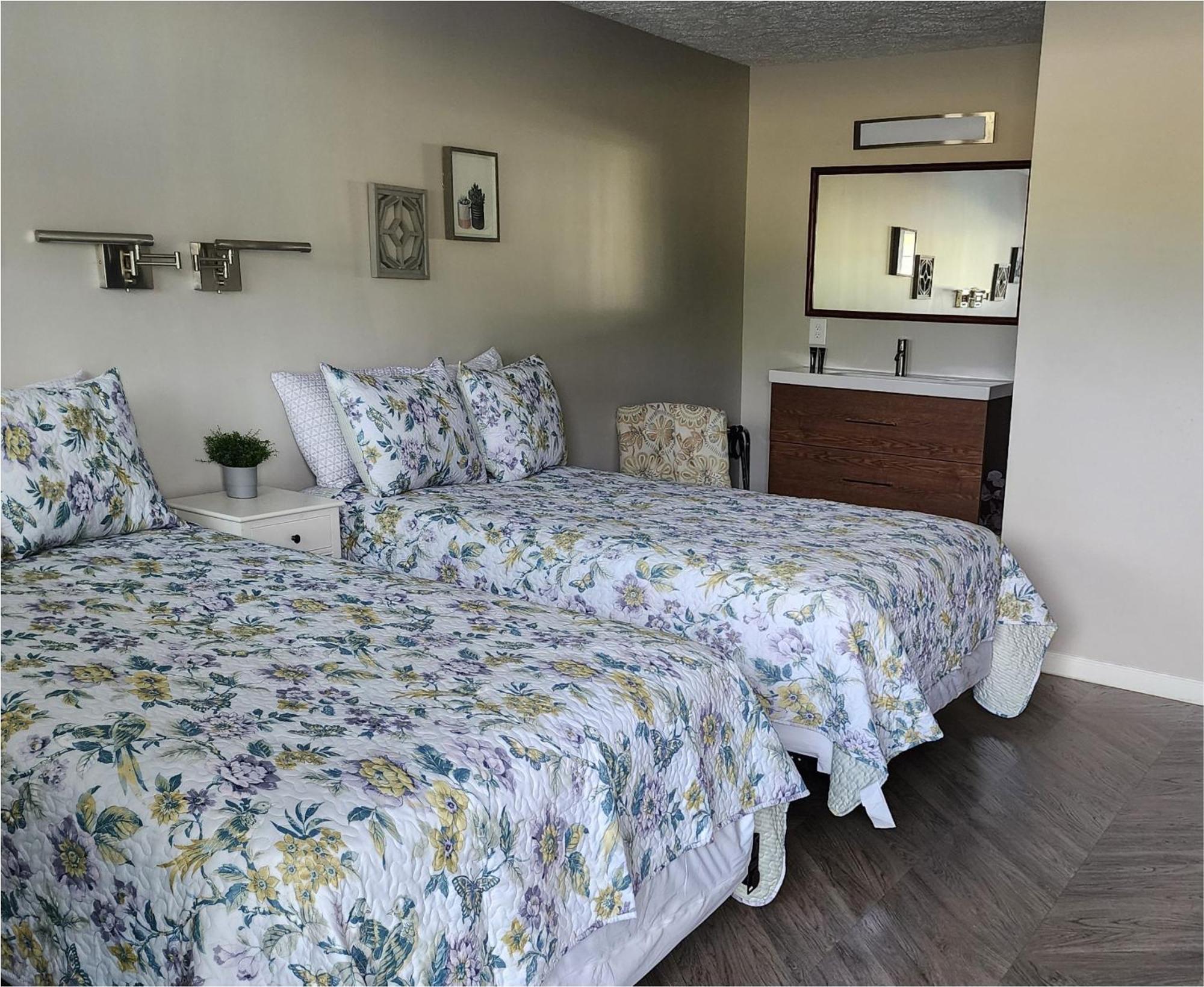 Hotel Lake Anna Glenora エクステリア 写真